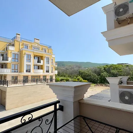 Emperium 1 アパート