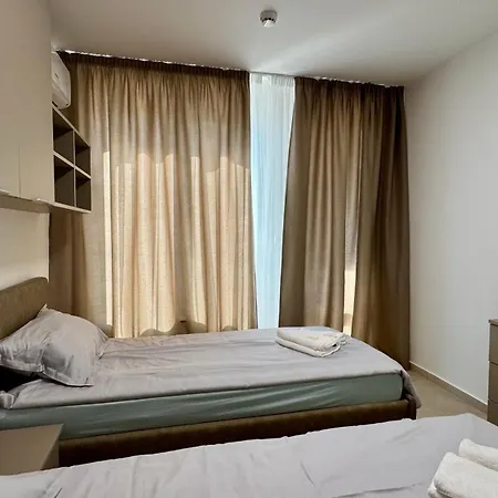 Emperium 1 アパート